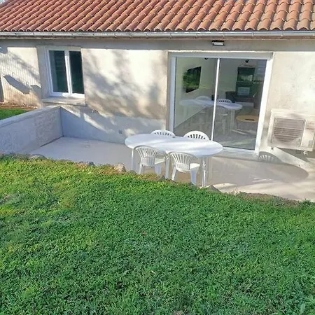 Maison Au Coeur Des Volcans Hébergement de vacances Saint-Ours (Puy-de-Dome)